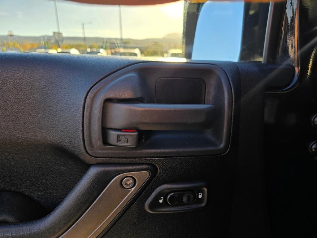 2013 Jeep Wrangler Unlimited 4WD 4dr Sport
