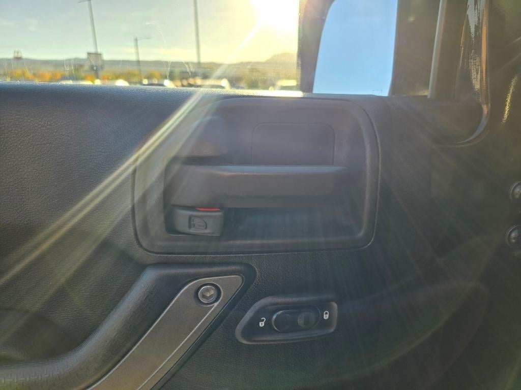 2013 Jeep Wrangler Unlimited 4WD 4dr Sport