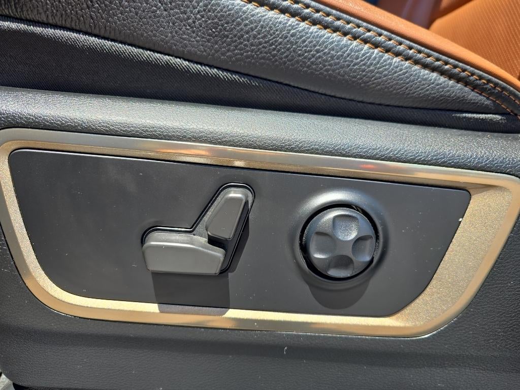 2022 RAM 1500 Longhorn 4x4 Crew Cab 5'7" Box