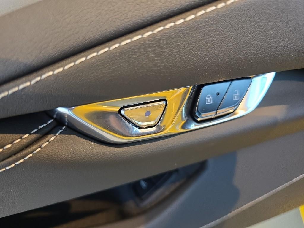 2025 Chevrolet Corvette Stingray 2LT