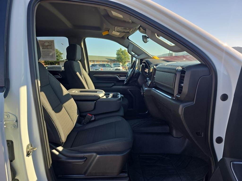 2024 Chevrolet Silverado 3500 HD Crew Cab Long Box 4-Wheel Drive LT