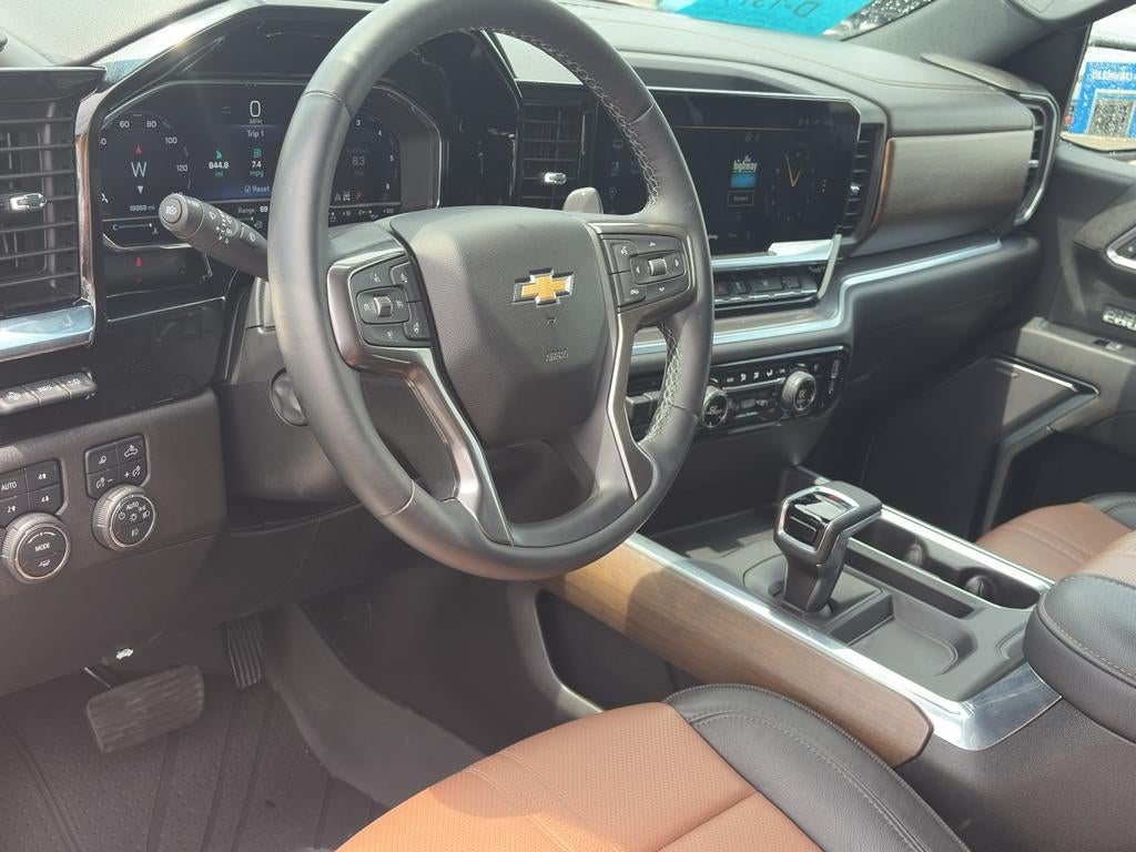 2023 Chevrolet Silverado 1500 Crew Cab Short Box 4-Wheel Drive High Country