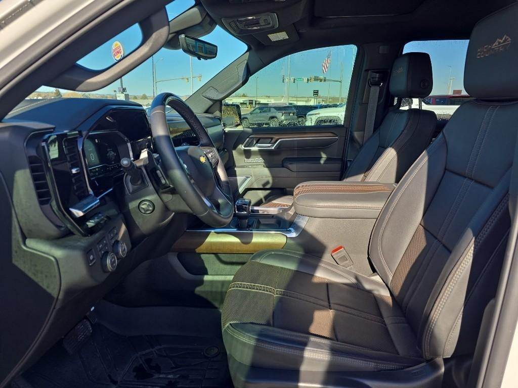 2025 Chevrolet Silverado 1500 Crew Cab Short Box 4-Wheel Drive High Country