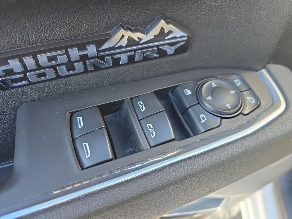 2025 Chevrolet Silverado 1500 Crew Cab Short Box 4-Wheel Drive High Country