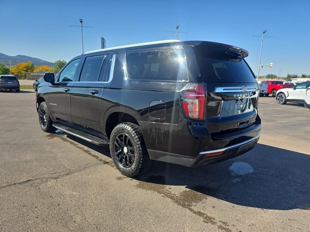 2023 Chevrolet Suburban LT