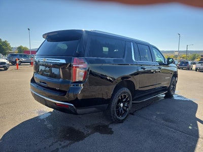 2023 Chevrolet Suburban LT