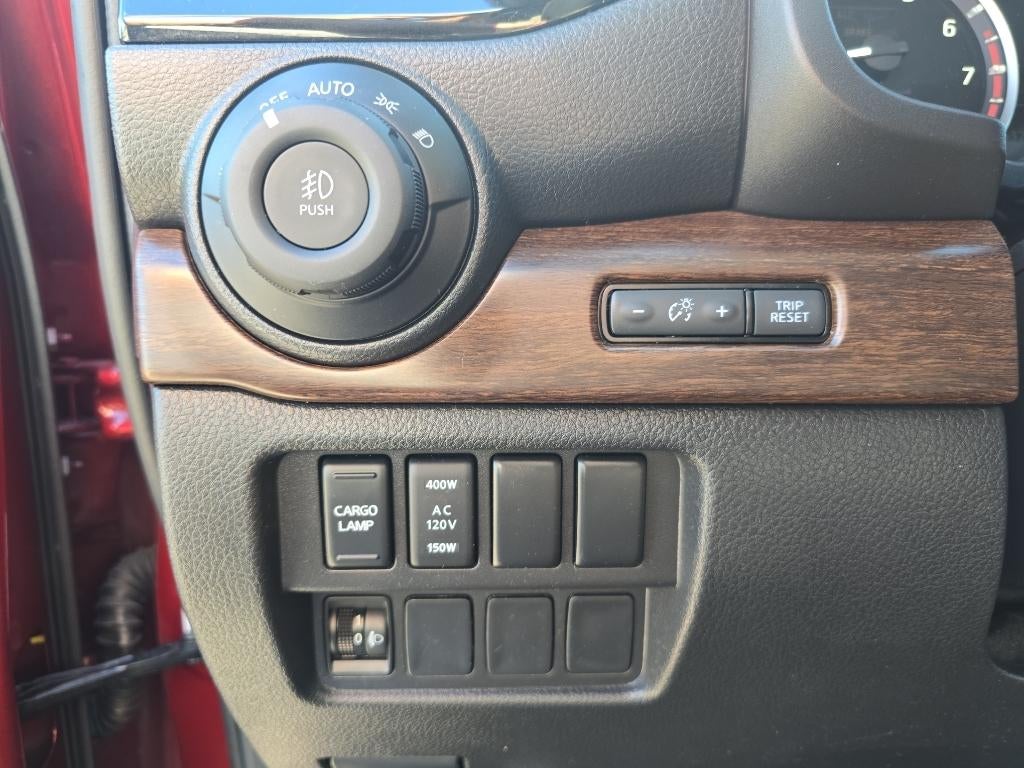 2024 Nissan TITAN 4x4 Crew Cab Platinum Reserve