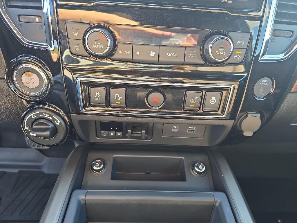 2024 Nissan TITAN 4x4 Crew Cab Platinum Reserve