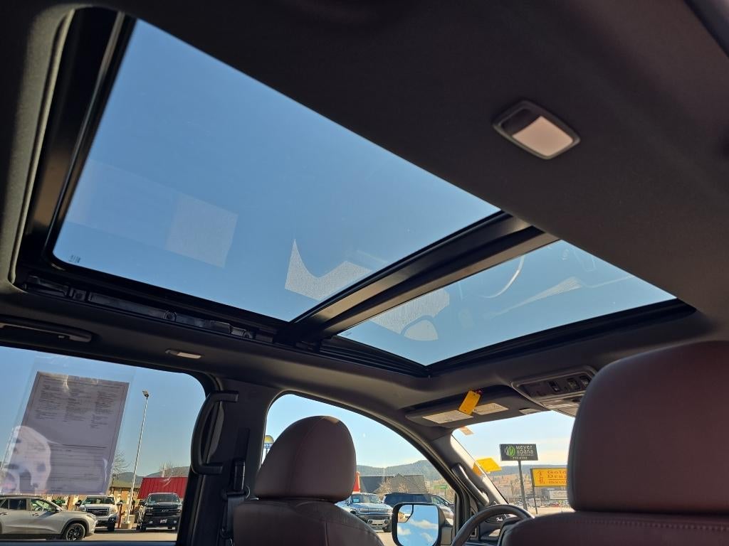 2024 Nissan TITAN 4x4 Crew Cab Platinum Reserve