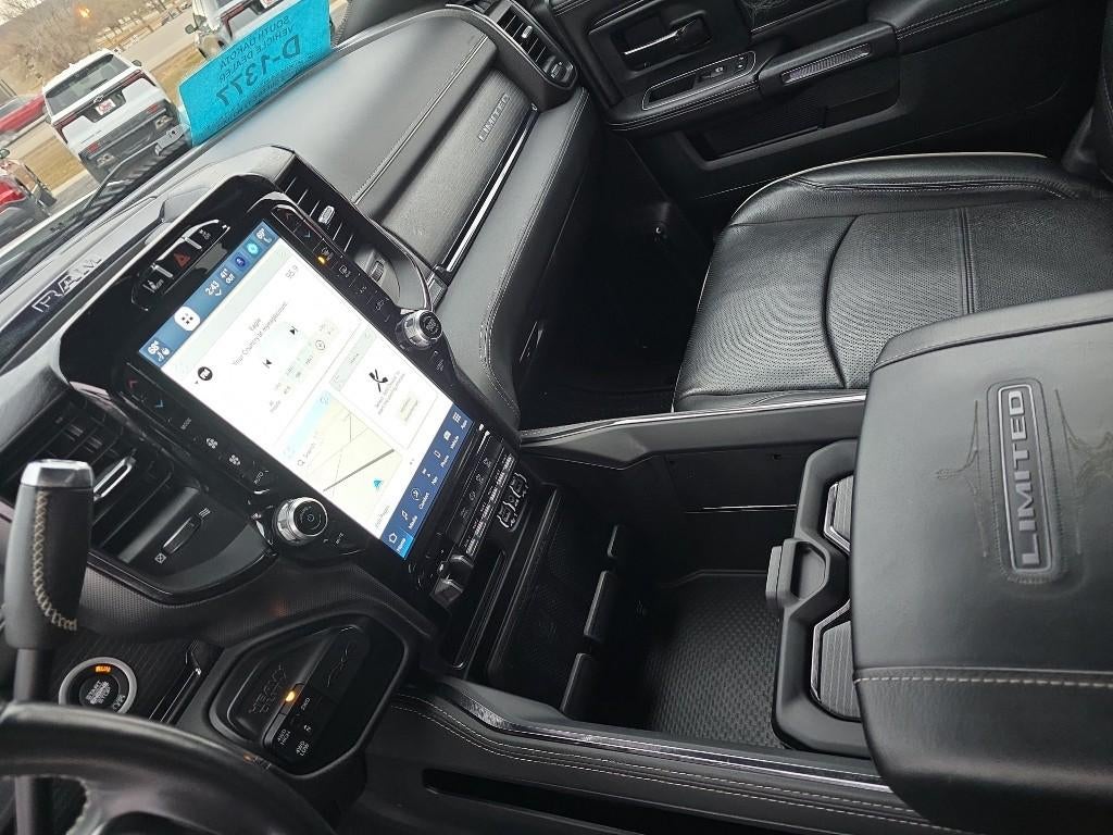 2022 RAM 3500 Limited Crew Cab 4x4 8' Box