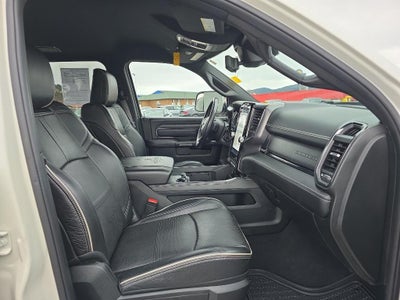 2022 RAM 3500 Limited Crew Cab 4x4 8' Box