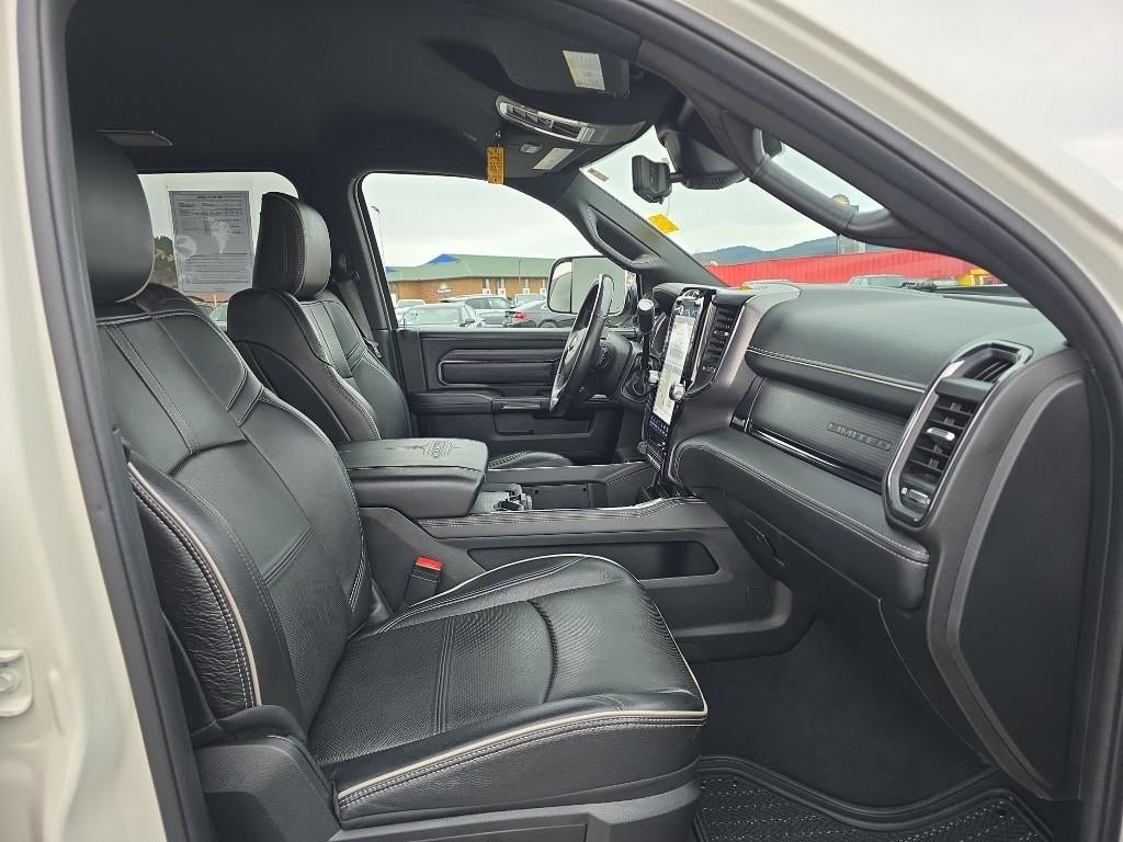 2022 RAM 3500 Limited Crew Cab 4x4 8' Box