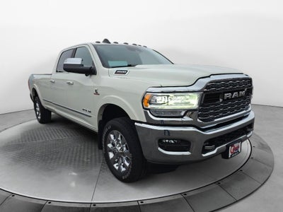 2022 RAM 3500 Limited Crew Cab 4x4 8' Box