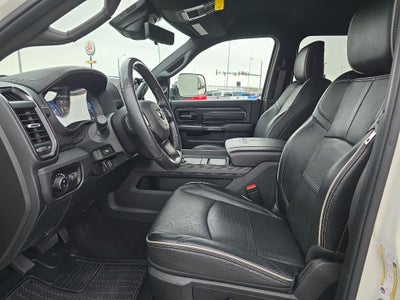 2022 RAM 3500 Limited Crew Cab 4x4 8' Box