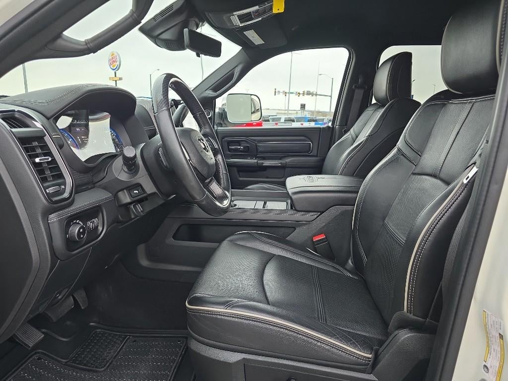 2022 RAM 3500 Limited Crew Cab 4x4 8' Box