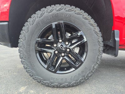 2024 Chevrolet Silverado 1500 Crew Cab Short Box 4-Wheel Drive Custom Trail Boss