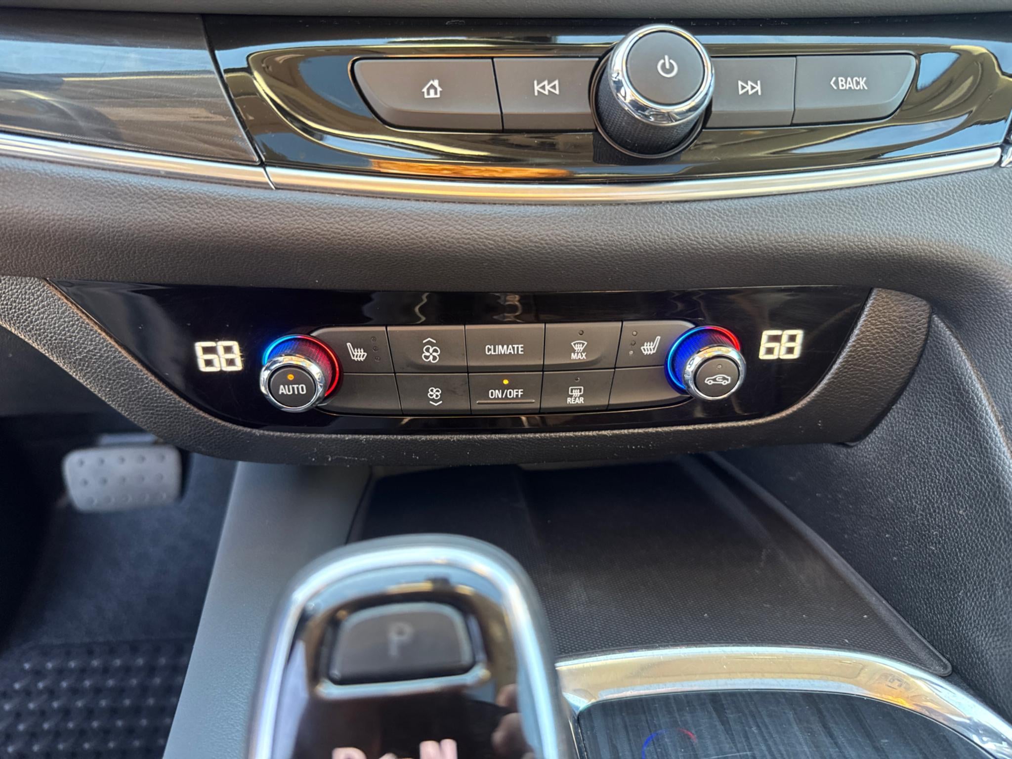 2018 Buick Enclave Essence AWD