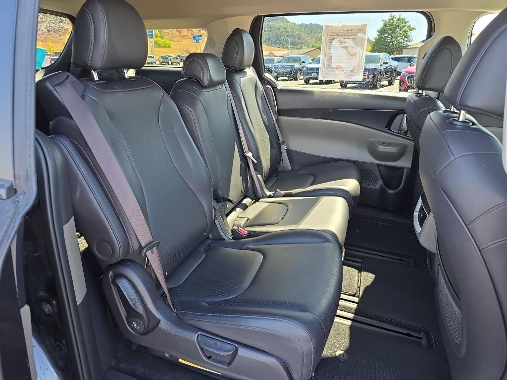 2025 Kia Carnival LXS